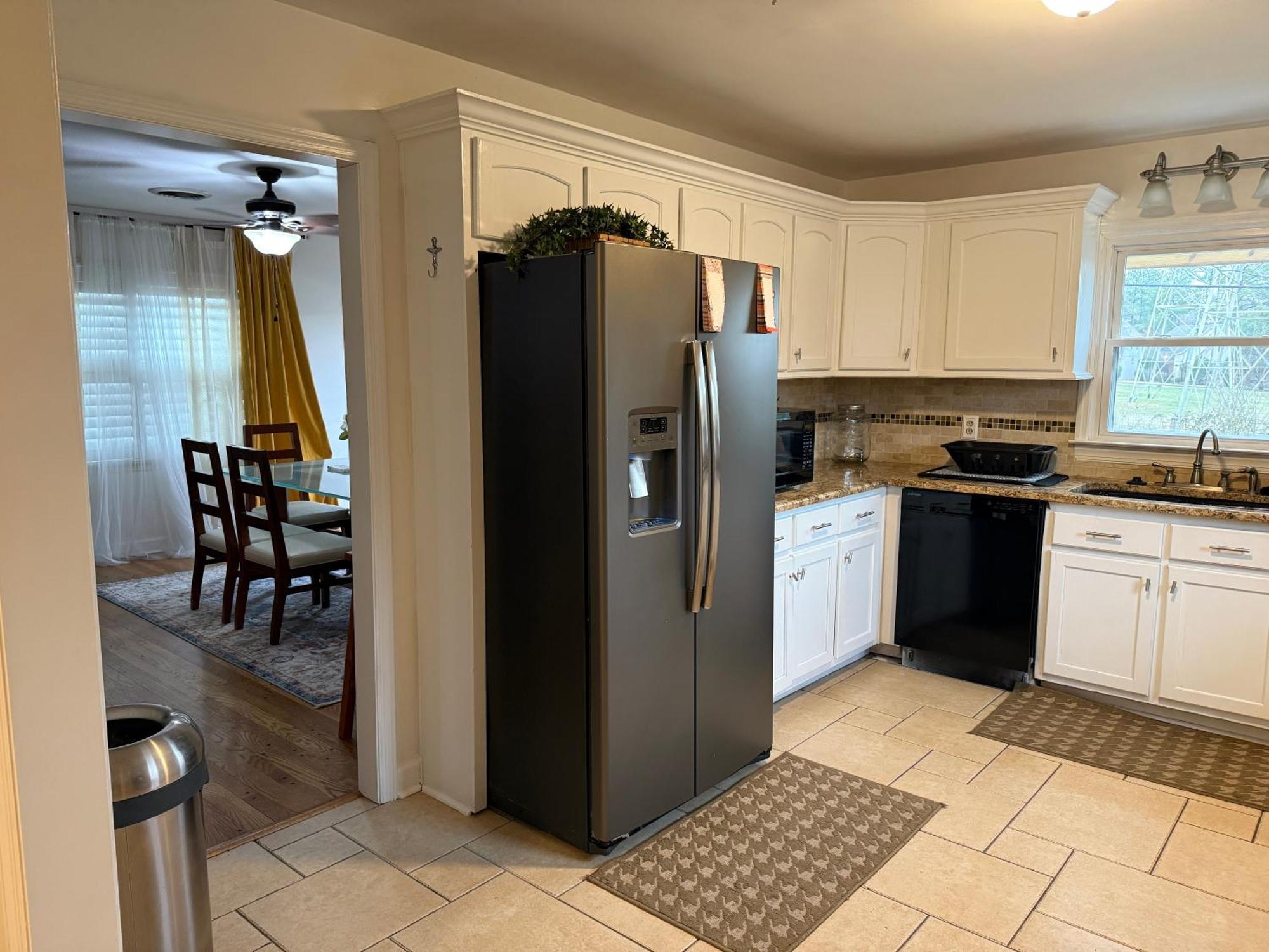Newly Remodeled 6br In East Neighborhood Holiday home