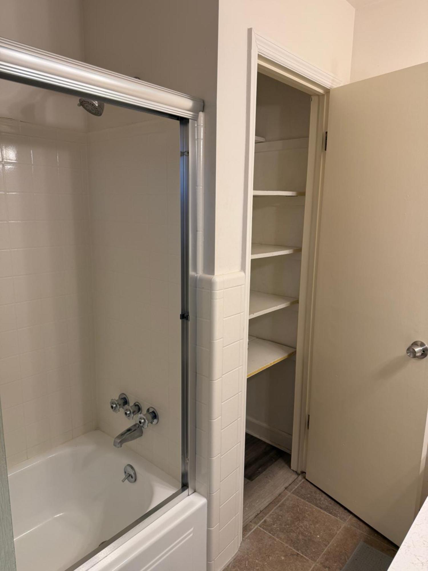 Newly Remodeled 6br In East Neighborhood Holiday home Memphis