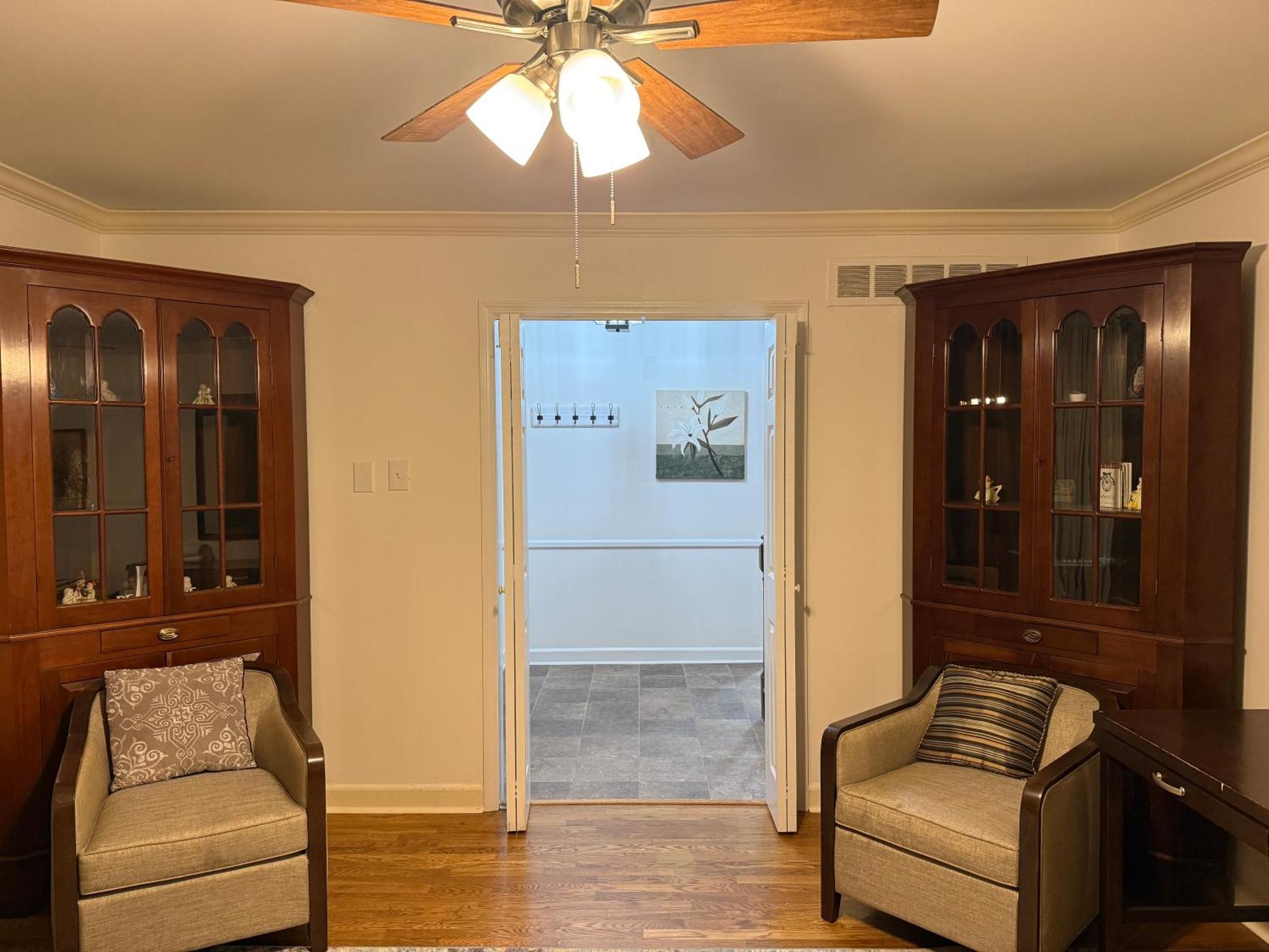 Newly Remodeled 6br In East Neighborhood